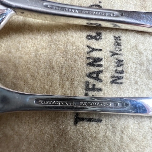 Tiffany & Co. Faneuil Sterling Silver 4.25” Teaspoon Set from 1910s with Dustbag - Picture 9 of 13